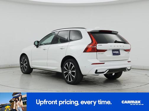 2023 Volvo XC60 B5 Plus Dark Theme