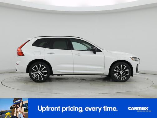 2023 Volvo XC60 B5 Plus Dark Theme