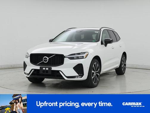 2023 Volvo XC60 B5 Plus Dark Theme