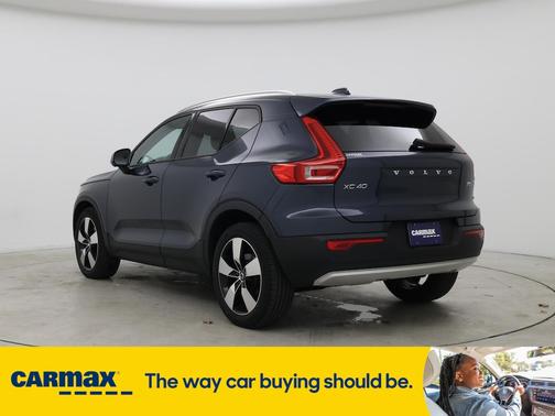 2021 Volvo XC40 T5 Momentum