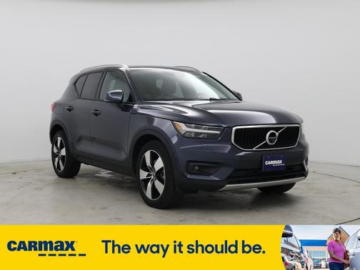 2021 Volvo XC40 T5 Momentum
