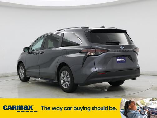 2025 Toyota Sienna XLE