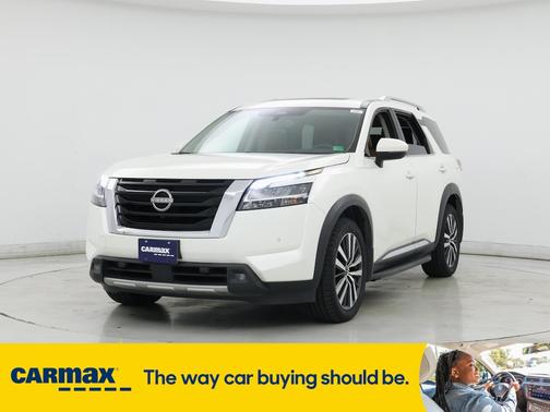 2022 Nissan Pathfinder Platinum