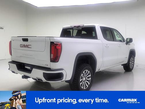 White 2023 GMC Sierra 1500 AT4