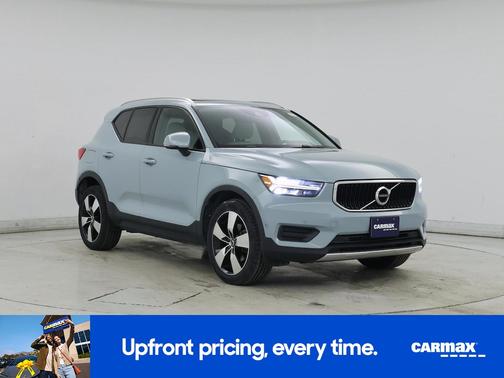 2019 Volvo XC40 T5 Momentum