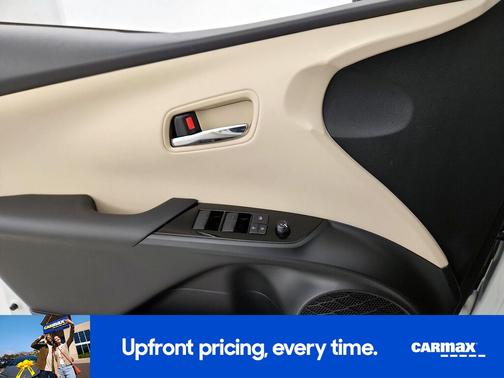 2019 Toyota Prius XLE