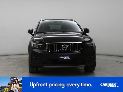 2023 Volvo XC40 B5 Ultimate Bright Theme
