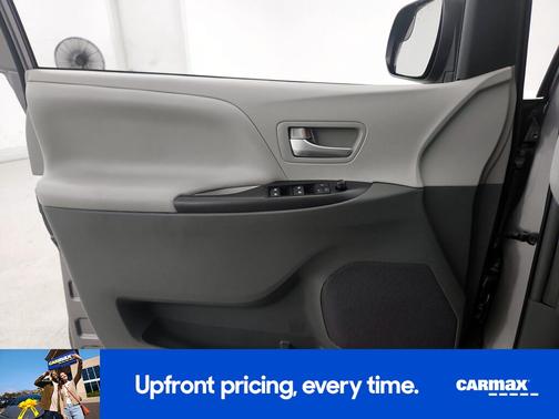2017 Toyota Sienna LE