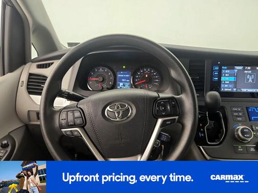2017 Toyota Sienna LE