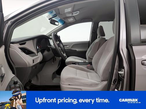 2017 Toyota Sienna LE