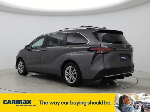 2022 Toyota Sienna Platinum