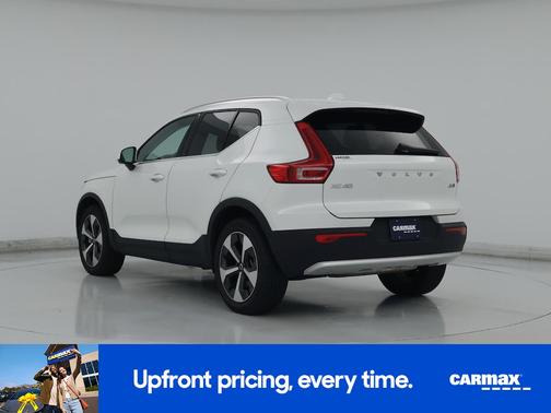 White 2023 Volvo XC40 B5 Plus Bright Theme
