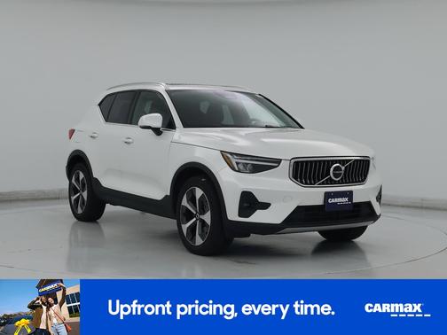 White 2023 Volvo XC40 B5 Plus Bright Theme