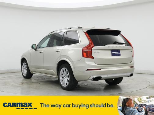 2016 Volvo XC90 T6 Momentum