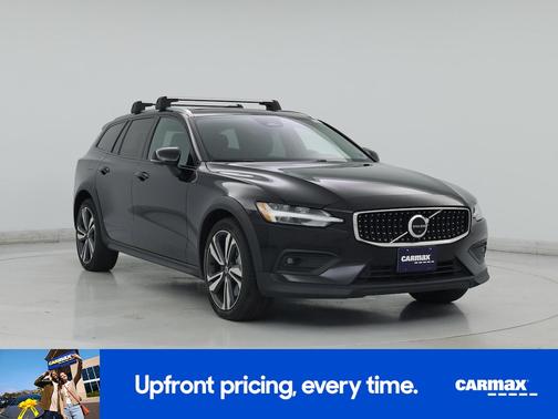 2023 Volvo V60 Cross Country B5 Plus