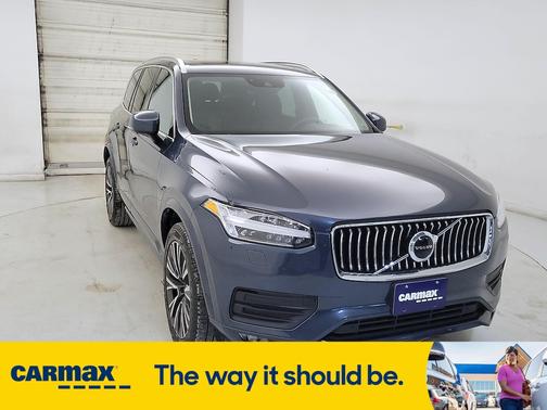 2022 Volvo XC90 T6 Momentum