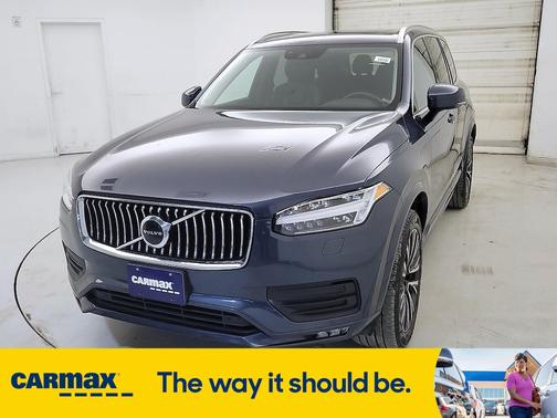 2022 Volvo XC90 T6 Momentum