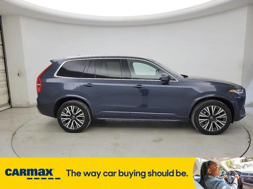 2022 Volvo XC90 T6 Momentum