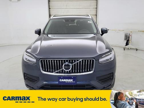 2022 Volvo XC90 T6 Momentum