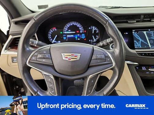 Gray 2019 Cadillac XT5 Luxury