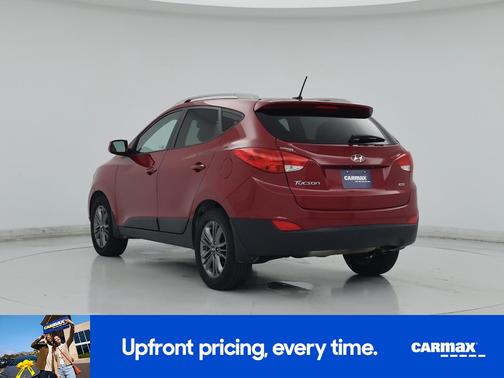 Red 2015 Hyundai TUCSON SE