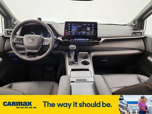 2022 Toyota Sienna XSE