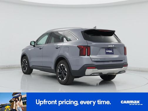 Silver 2024 Kia Sorento S
