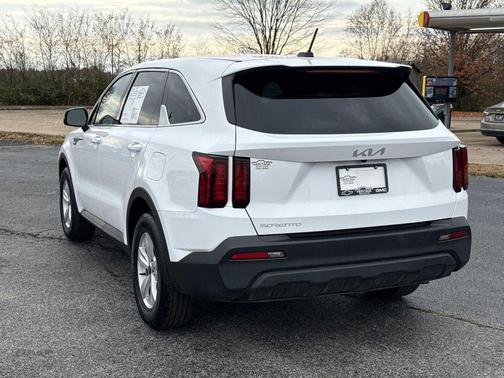 2023 Kia Sorento LX