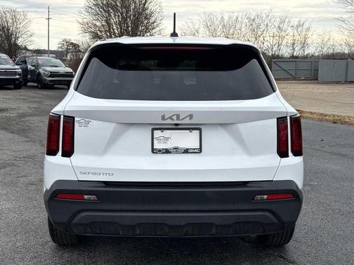 2023 Kia Sorento LX