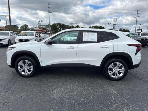 2025 Chevrolet Trax LS