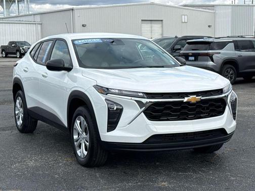 2025 Chevrolet Trax LS