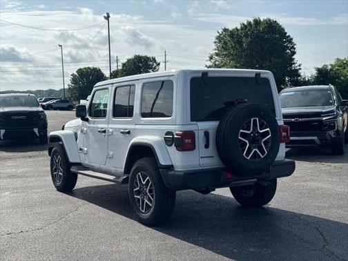 2025 Jeep Wrangler 4-Door Sahara 4x4