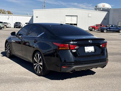 2020 Nissan Altima SR FWD