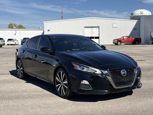 2020 Nissan Altima SR FWD