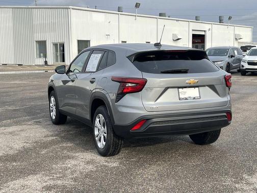 2025 Chevrolet Trax LS