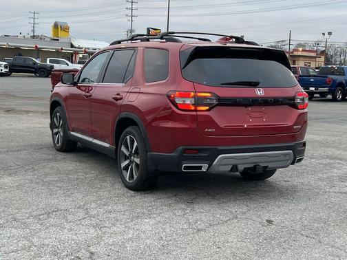 2025 Honda Pilot Touring 8-Passenger