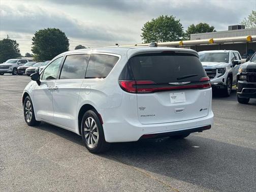 2024 Chrysler Pacifica Hybrid Select