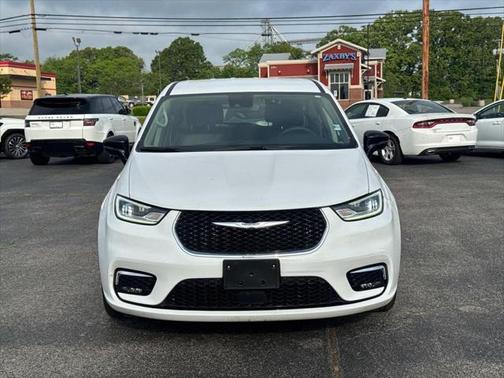 2024 Chrysler Pacifica Hybrid Select