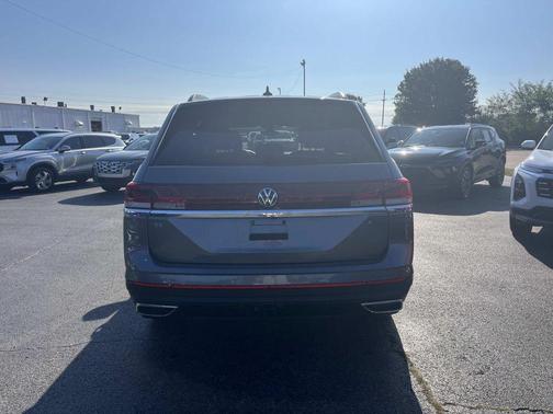 2024 Volkswagen Atlas 2.0T SE w/Technology 4MOTION