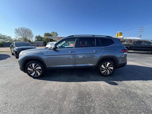 2024 Volkswagen Atlas 2.0T SE w/Technology 4MOTION