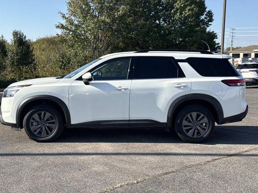2025 Nissan Pathfinder SV FWD