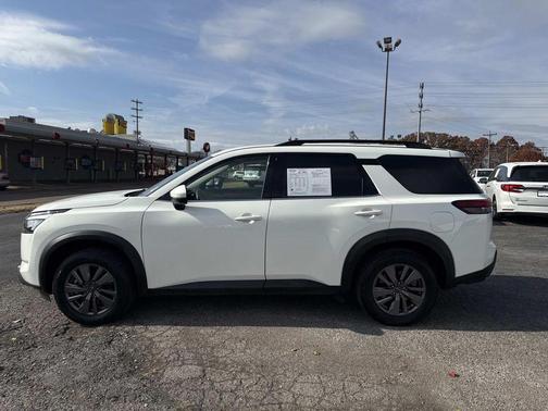 2025 Nissan Pathfinder SV FWD