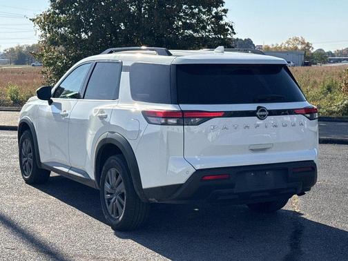 2025 Nissan Pathfinder SV FWD