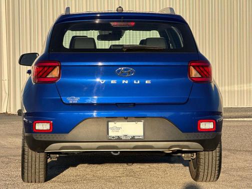 2023 Hyundai VENUE Limited