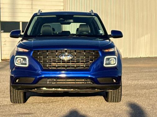 2023 Hyundai VENUE Limited