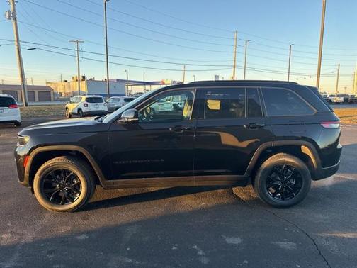 2026 Jeep Grand Cherokee Altitude