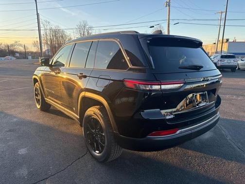2026 Jeep Grand Cherokee Altitude