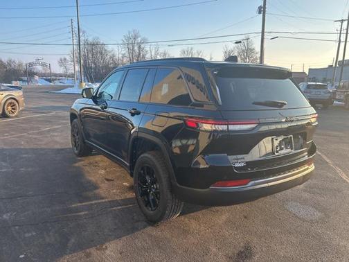 2026 Jeep Grand Cherokee Altitude