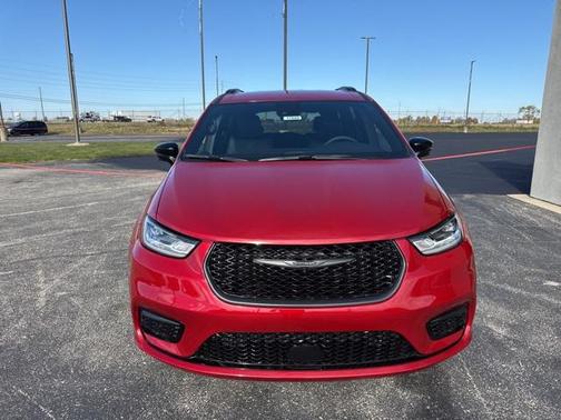 2026 Chrysler Pacifica L