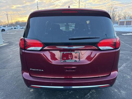 2017 Chrysler Pacifica Touring-L Plus